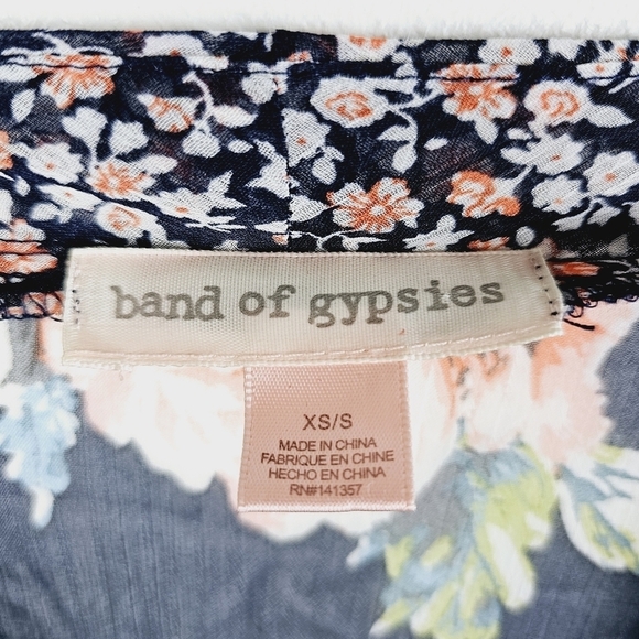 Band Of Gypsies Navy Blue Floral Sheer Kimono XS/S - Picture 4 of 11
